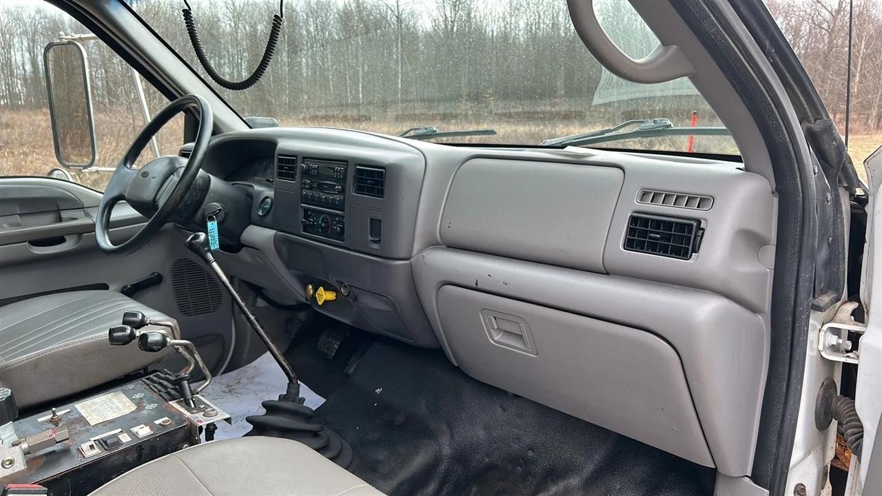 Ford F-750 Regular Cab 2WD DRW 2000