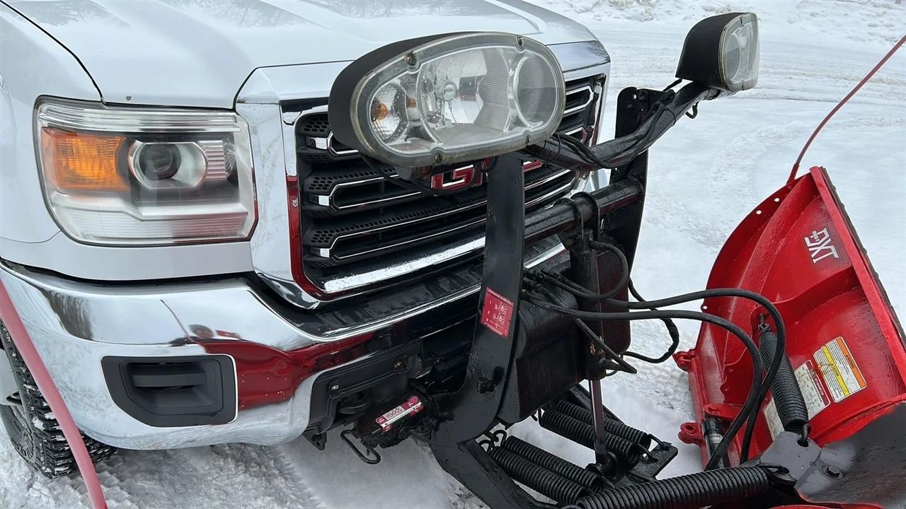 GMC Sierra 3500HD Base Long Box 4WD 2015