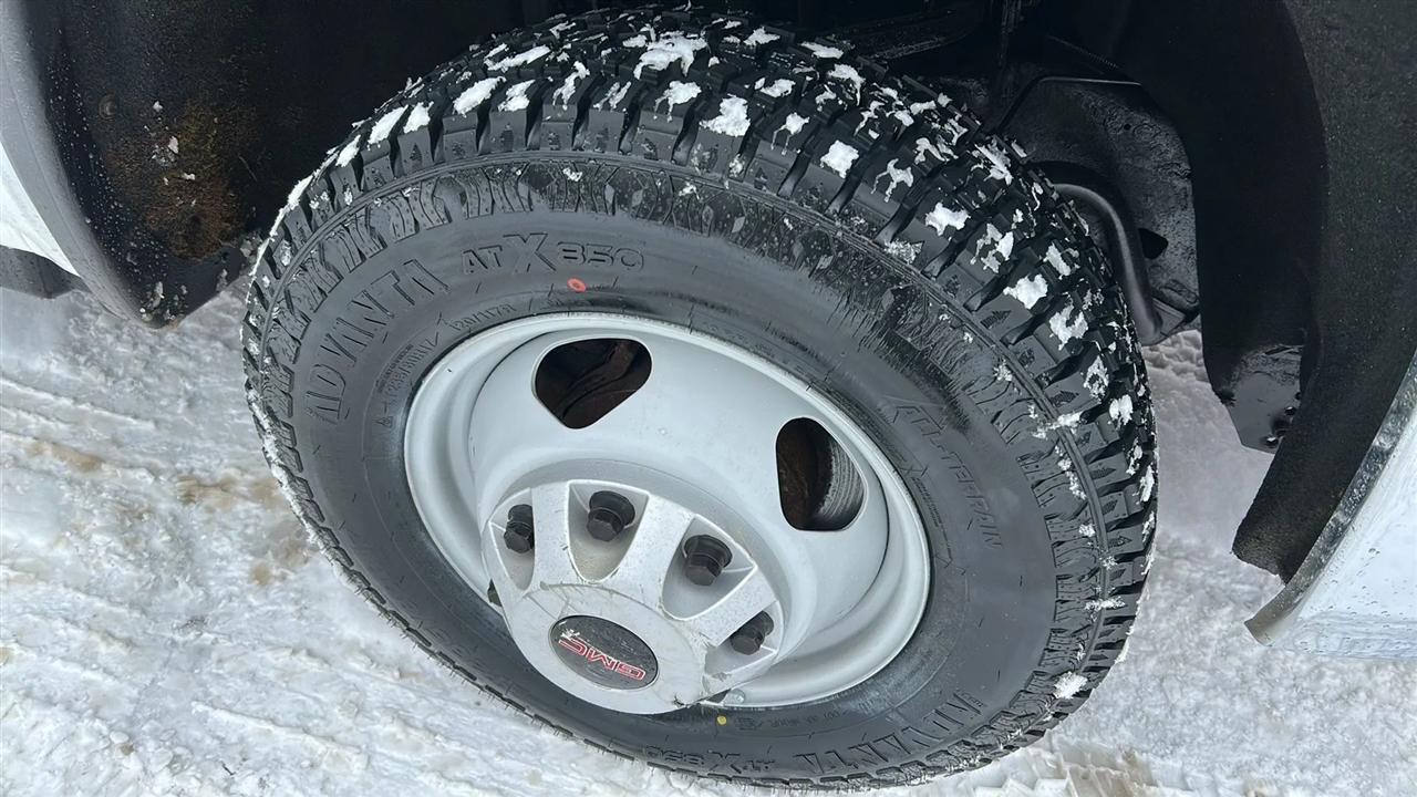 GMC Sierra 3500HD Base Long Box 4WD 2015