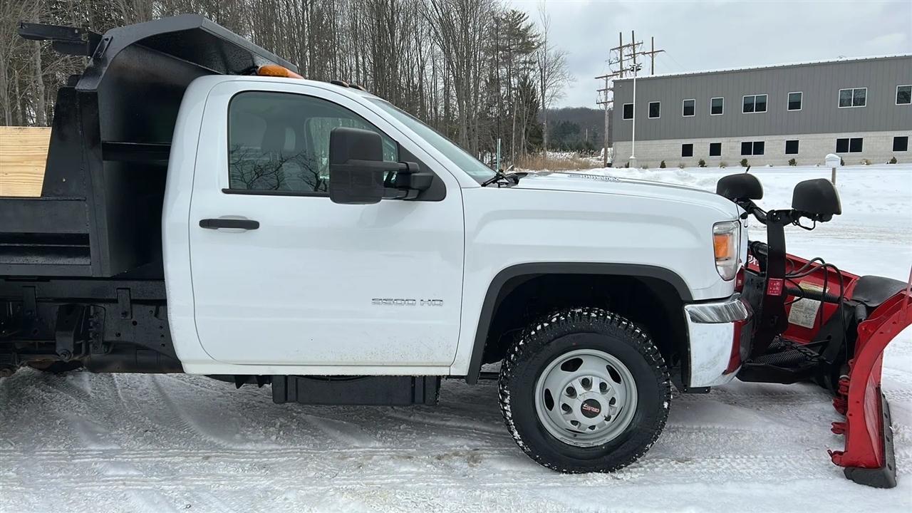 GMC Sierra 3500HD Base Long Box 4WD 2015