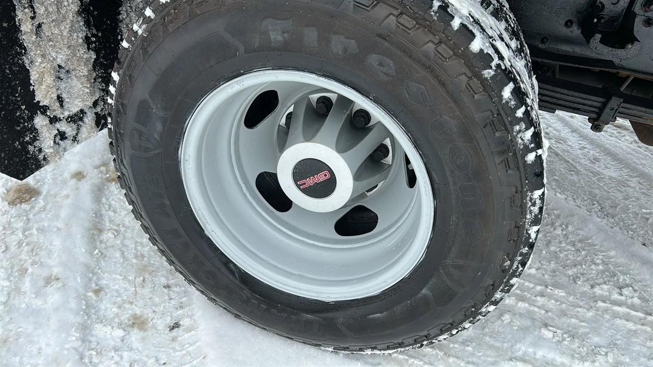 GMC Sierra 3500HD Base Long Box 4WD 2015