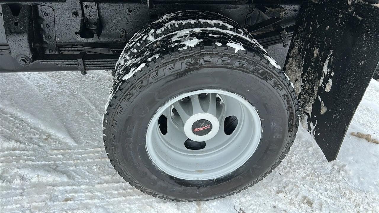 GMC Sierra 3500HD Base Long Box 4WD 2015