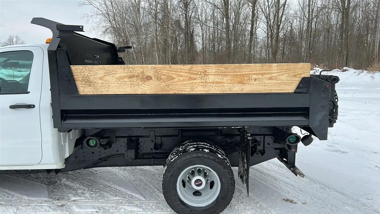 GMC Sierra 3500HD Base Long Box 4WD 2015