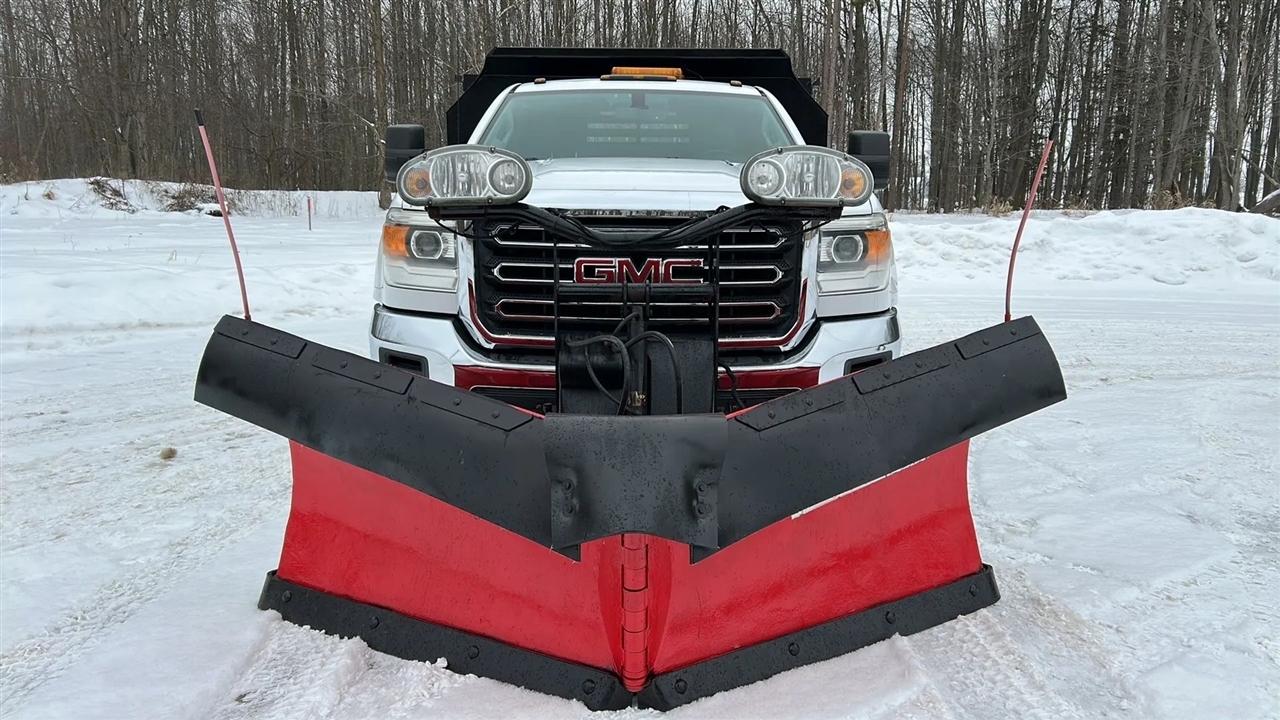 GMC Sierra 3500HD Base Long Box 4WD 2015