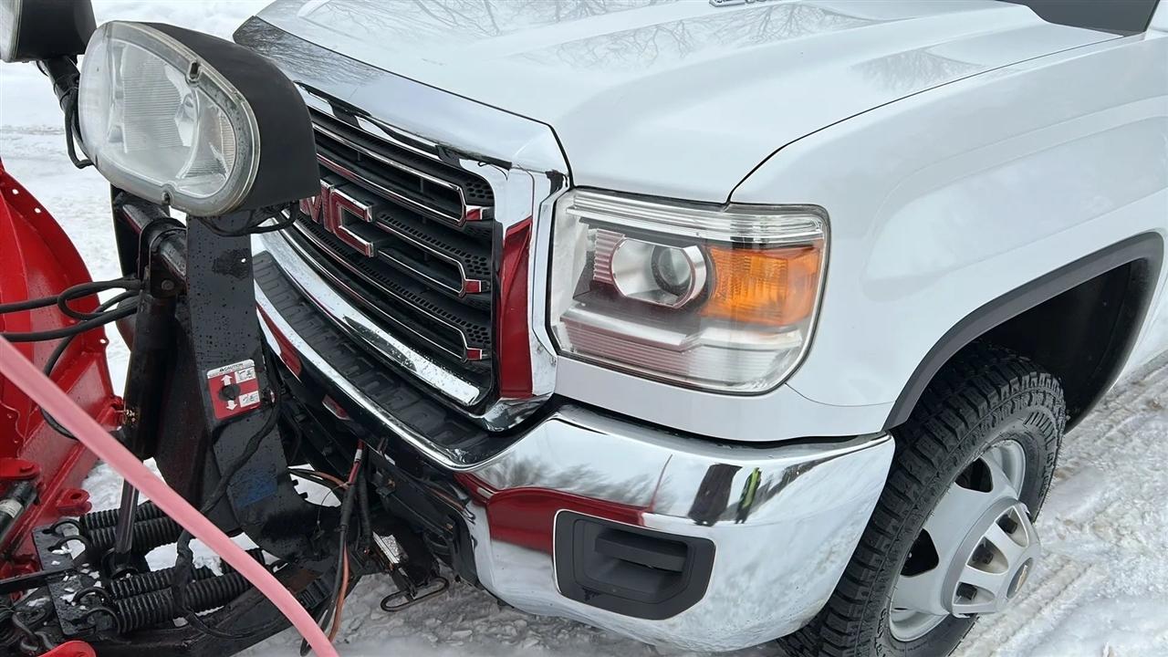 GMC Sierra 3500HD Base Long Box 4WD 2015