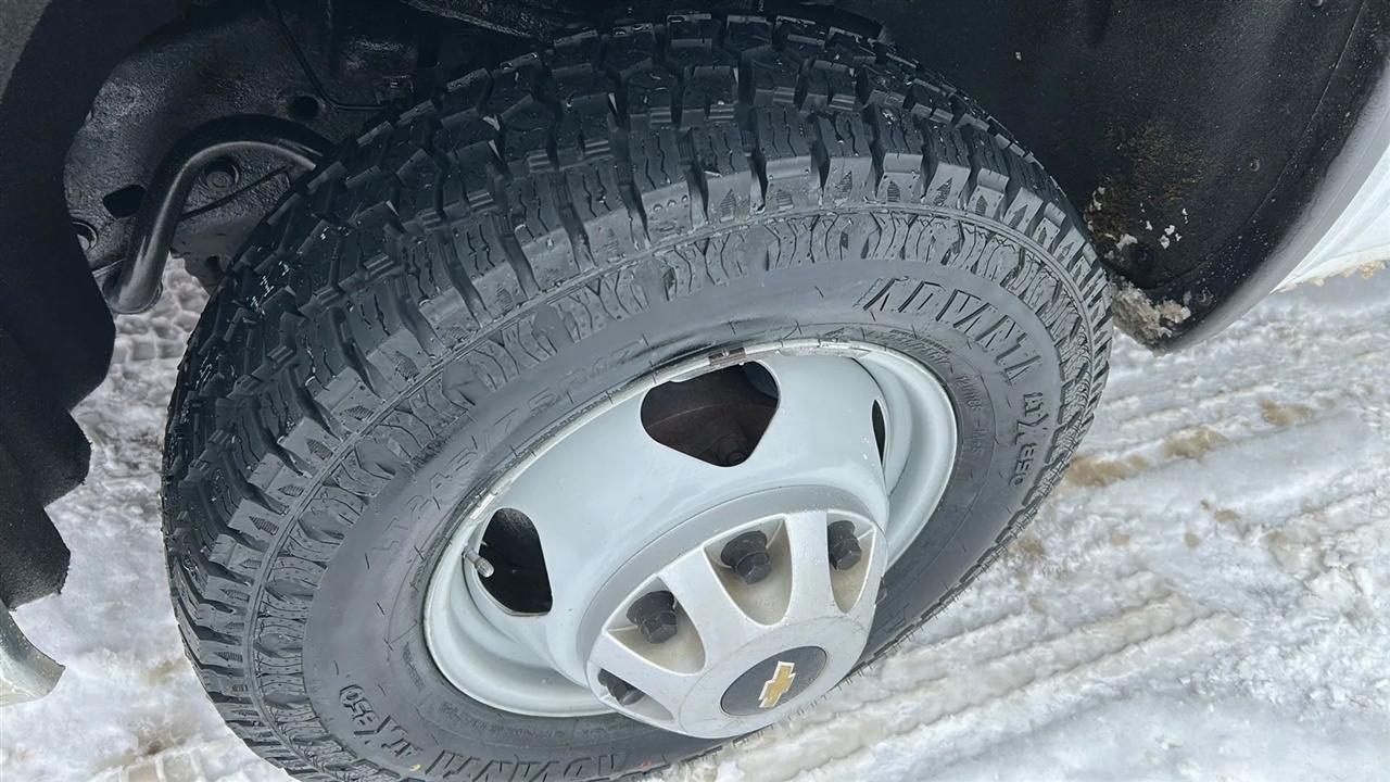 GMC Sierra 3500HD Base Long Box 4WD 2015