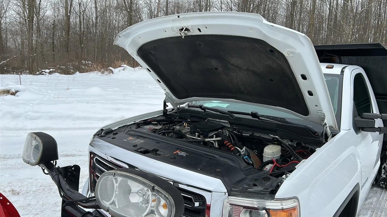 GMC Sierra 3500HD Base Long Box 4WD 2015