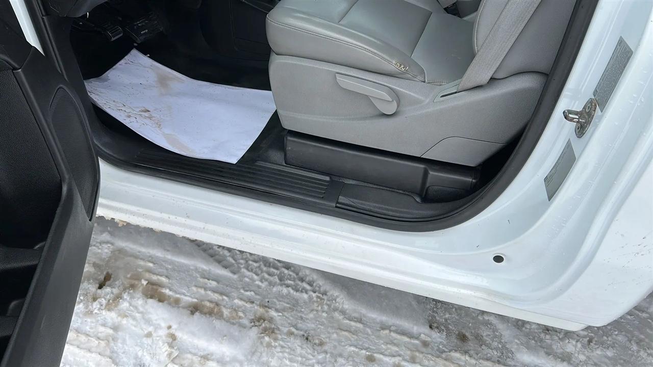 GMC Sierra 3500HD Base Long Box 4WD 2015