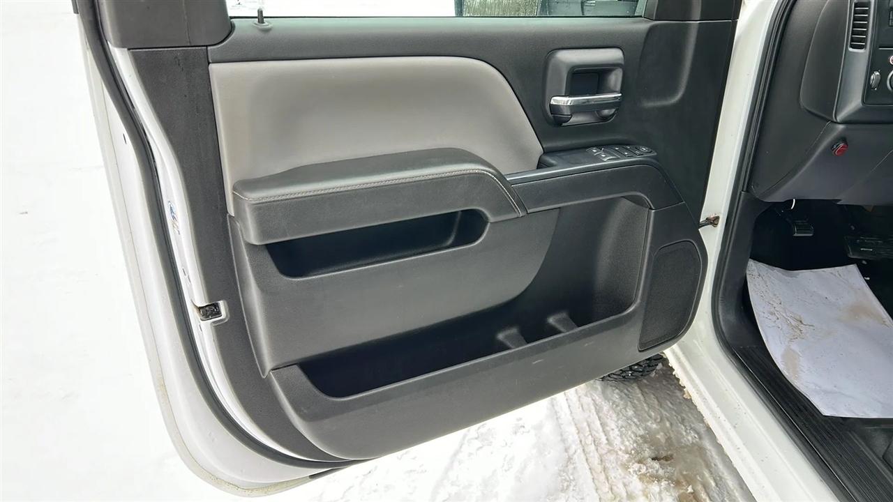 GMC Sierra 3500HD Base Long Box 4WD 2015