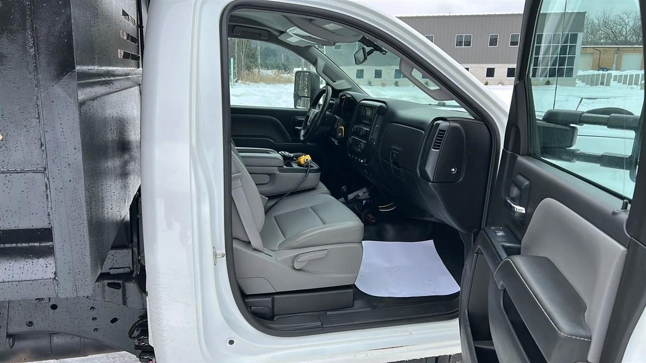 GMC Sierra 3500HD Base Long Box 4WD 2015