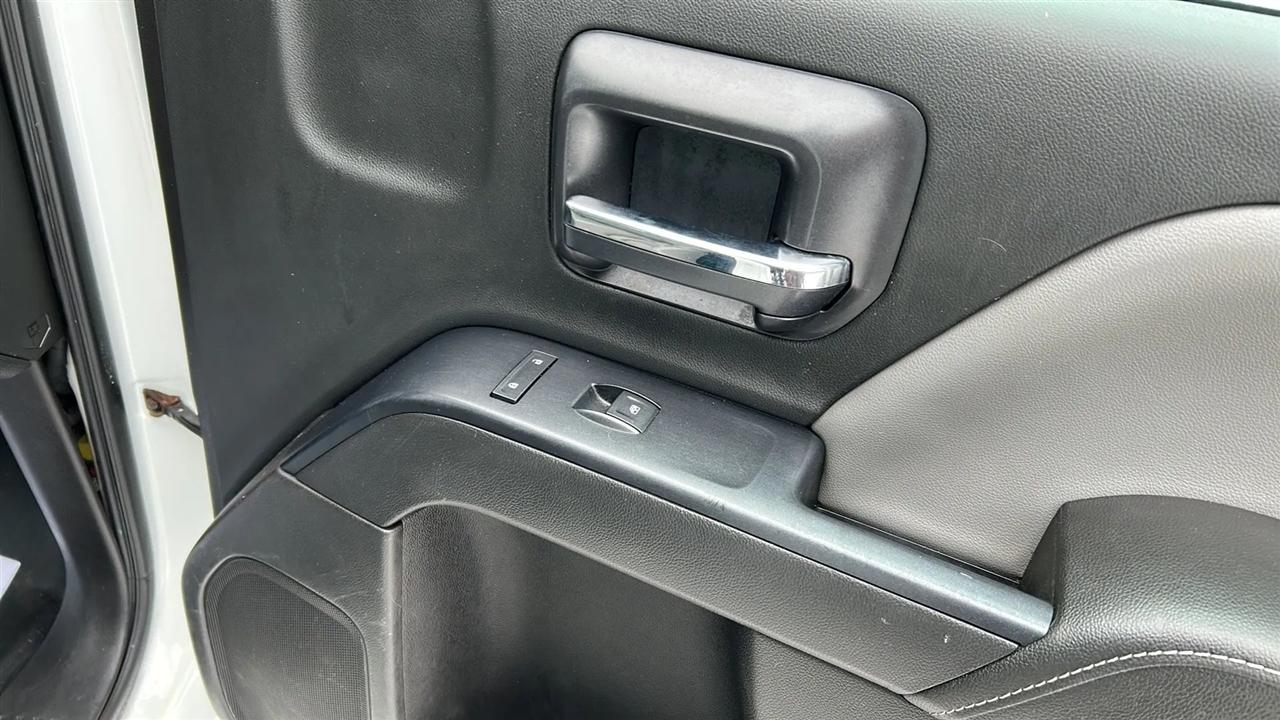 GMC Sierra 3500HD Base Long Box 4WD 2015