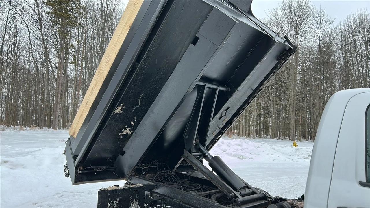 GMC Sierra 3500HD Base Long Box 4WD 2015