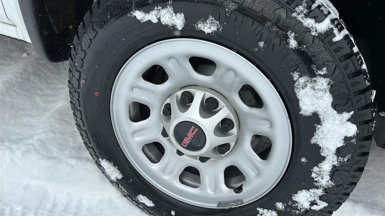 GMC Sierra 3500HD Base Long Box 4WD 2016