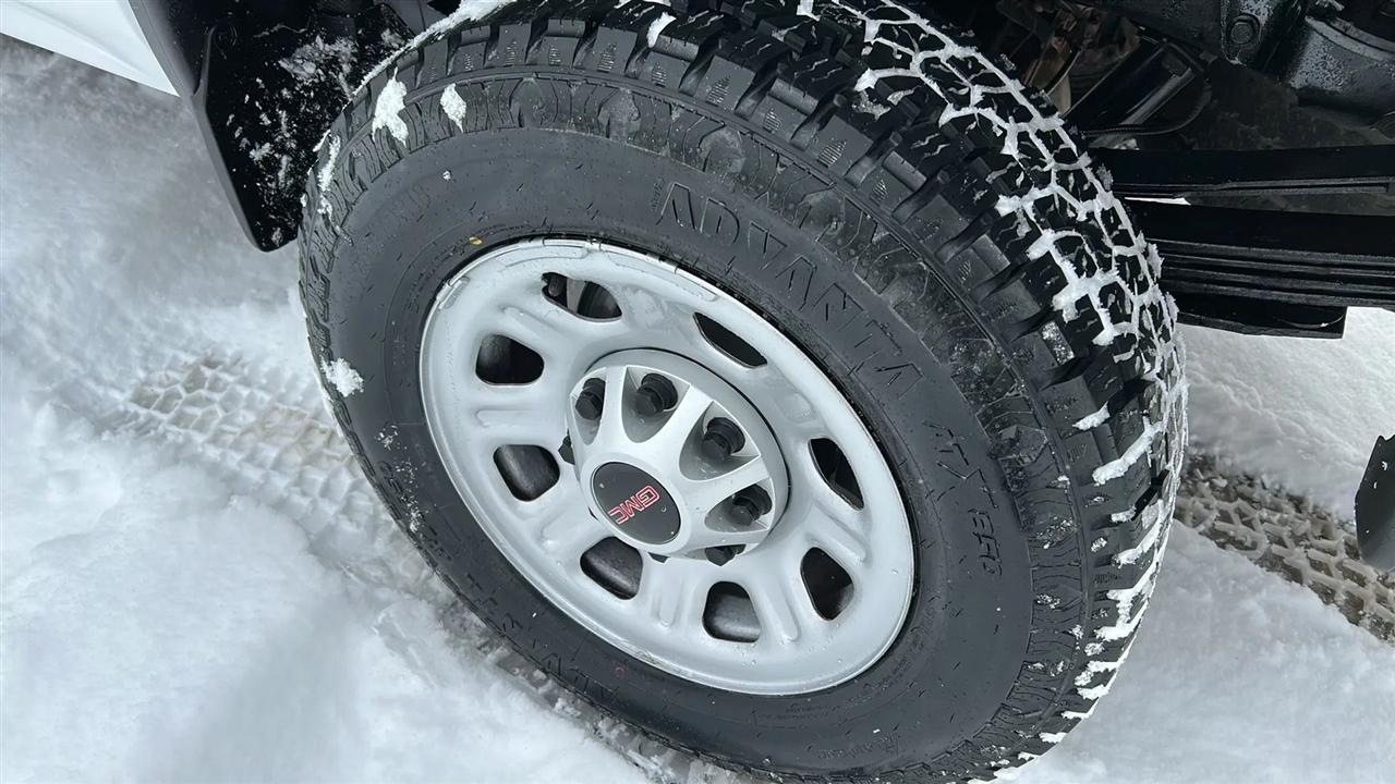 GMC Sierra 3500HD Base Long Box 4WD 2016