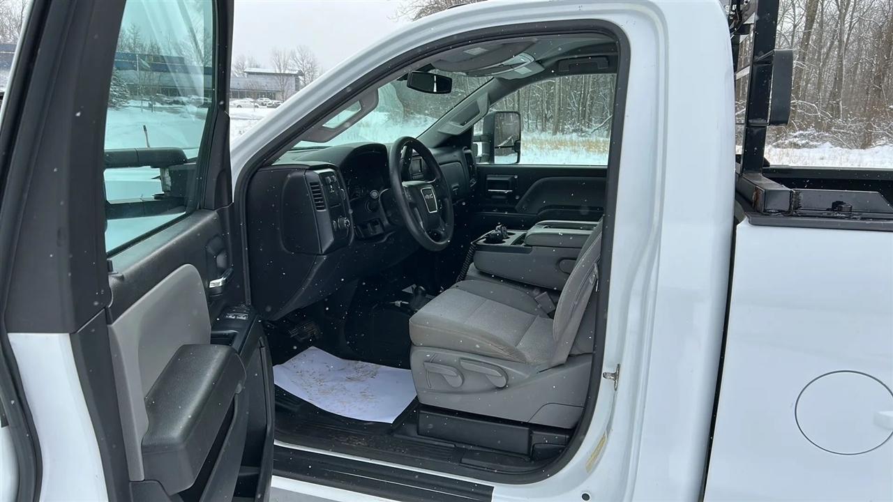 GMC Sierra 3500HD Base Long Box 4WD 2016