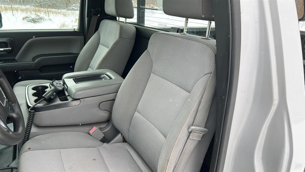 GMC Sierra 3500HD Base Long Box 4WD 2016