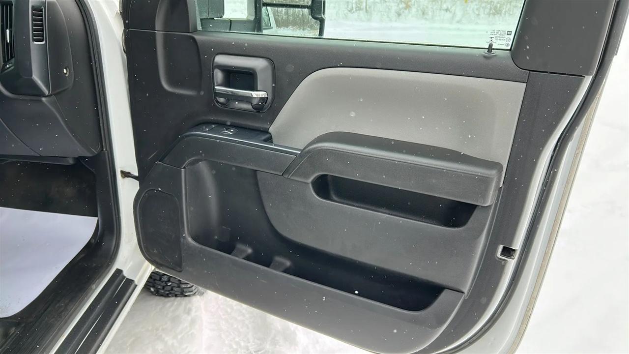 GMC Sierra 3500HD Base Long Box 4WD 2016