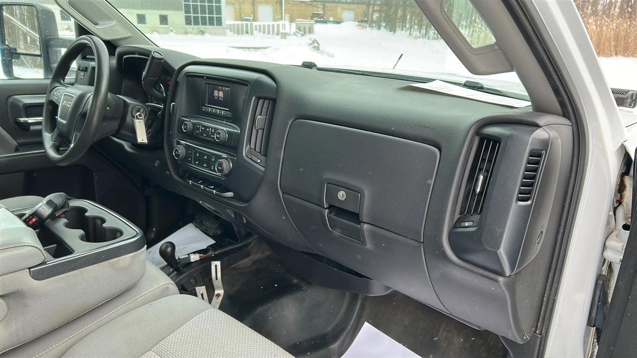 GMC Sierra 3500HD Base Long Box 4WD 2016