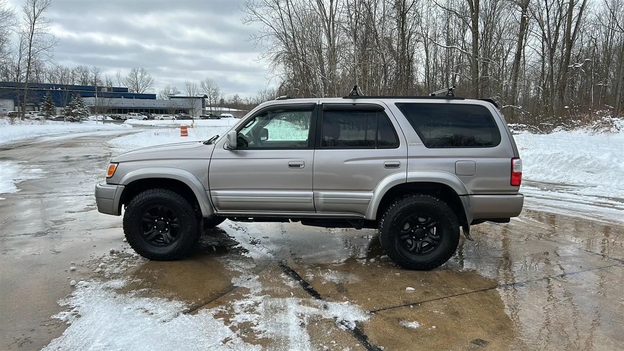 Toyota 4Runner Limited 4WD 2002