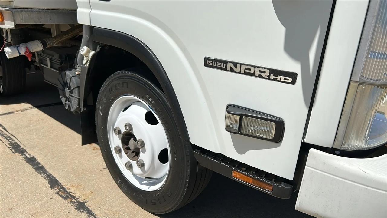 Isuzu NPR HD  2016
