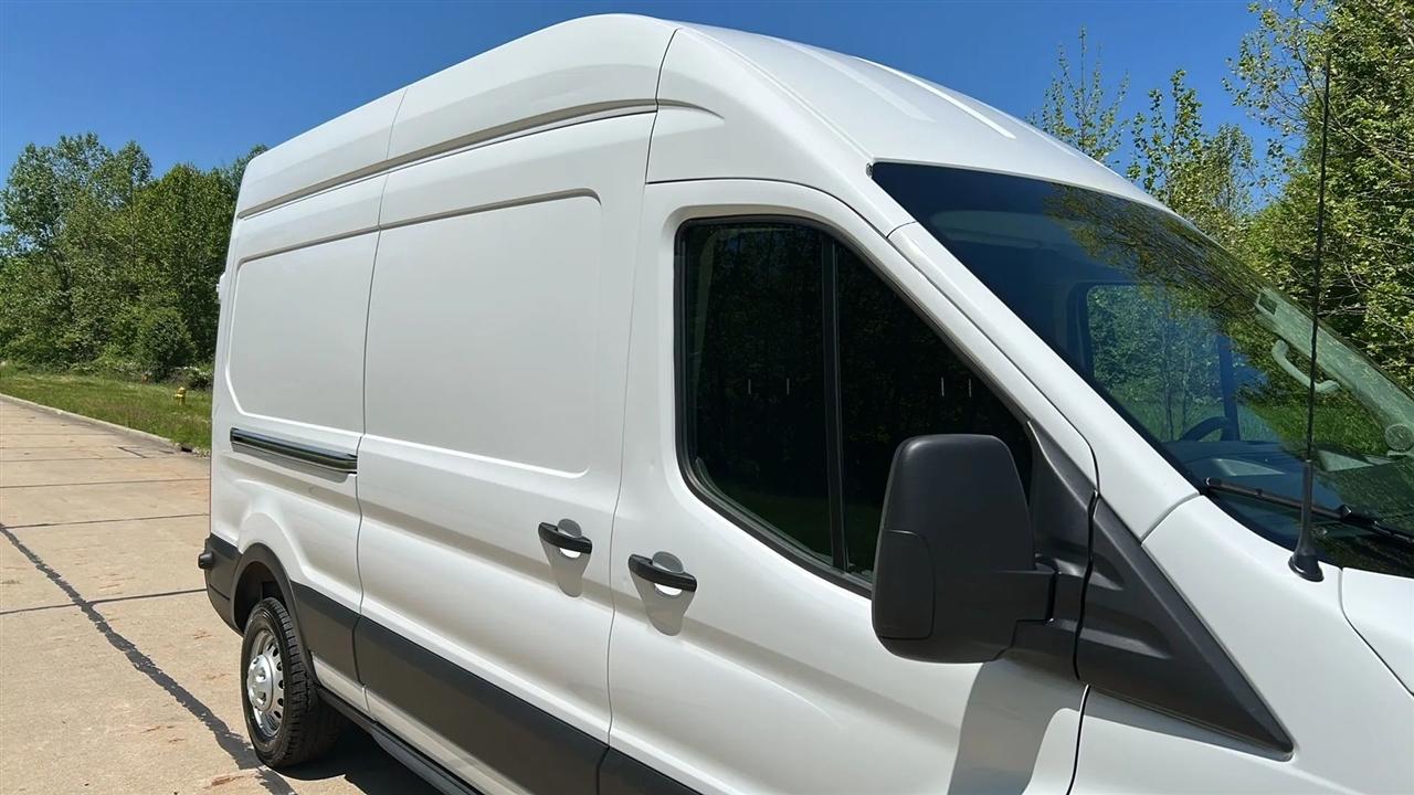 Ford Transit 250 Van High Roof w/Sliding Pass. 148-in. WB 2025