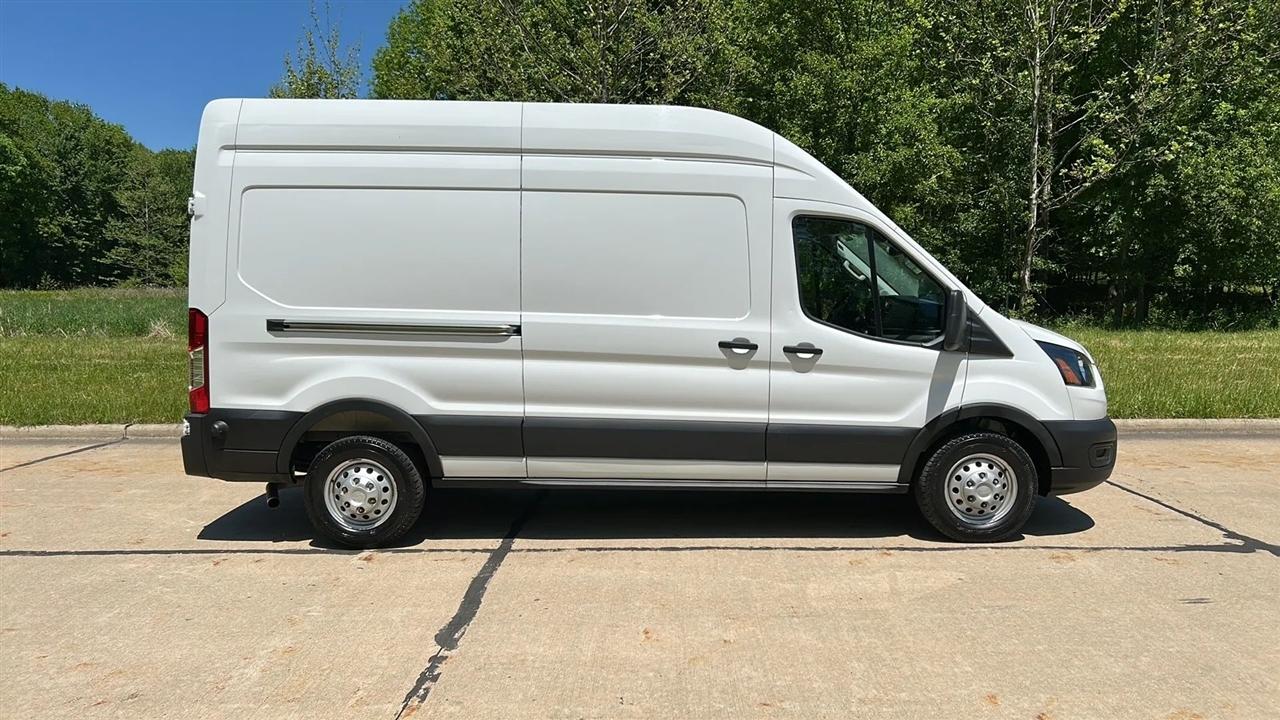 Ford Transit 250 Van High Roof w/Sliding Pass. 148-in. WB 2025