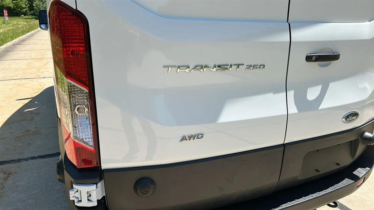 Ford Transit 250 Van High Roof w/Sliding Pass. 148-in. WB 2025