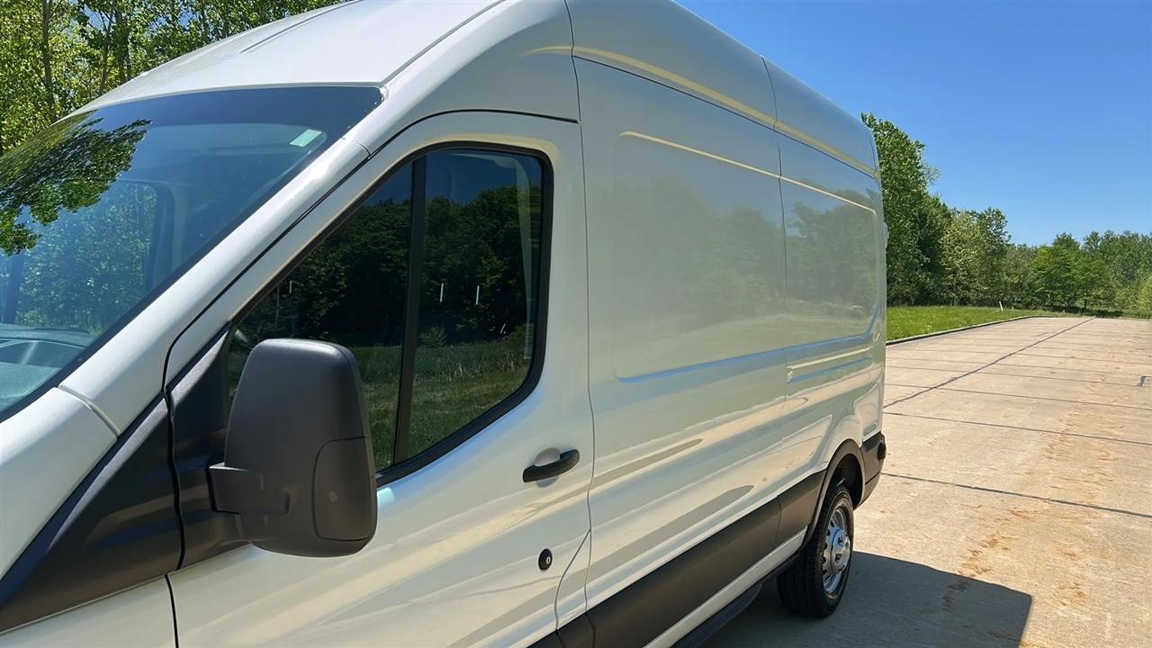 Ford Transit 250 Van High Roof w/Sliding Pass. 148-in. WB 2025
