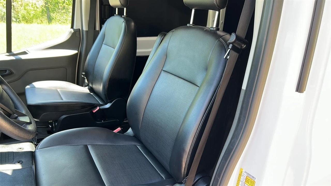 Ford Transit 250 Van High Roof w/Sliding Pass. 148-in. WB 2025