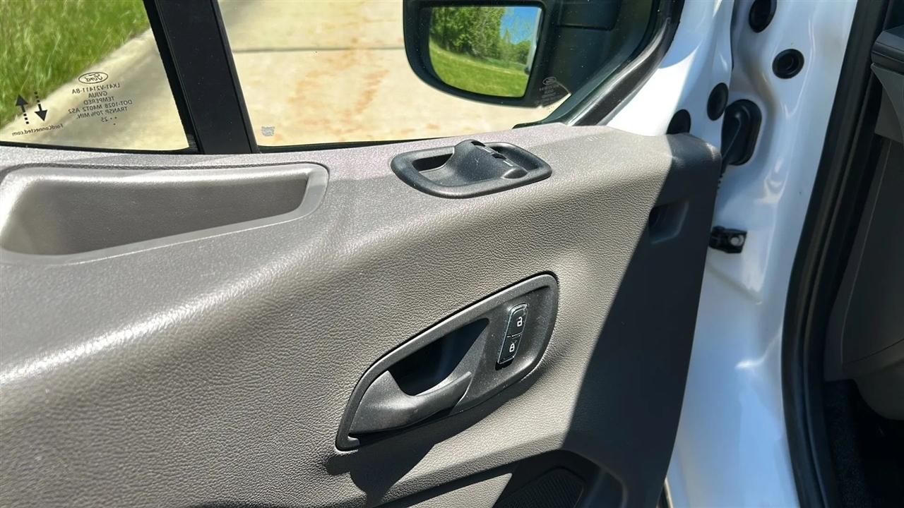 Ford Transit 250 Van High Roof w/Sliding Pass. 148-in. WB 2025