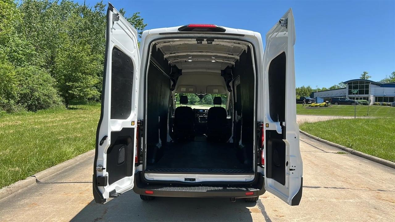 Ford Transit 250 Van High Roof w/Sliding Pass. 148-in. WB 2025