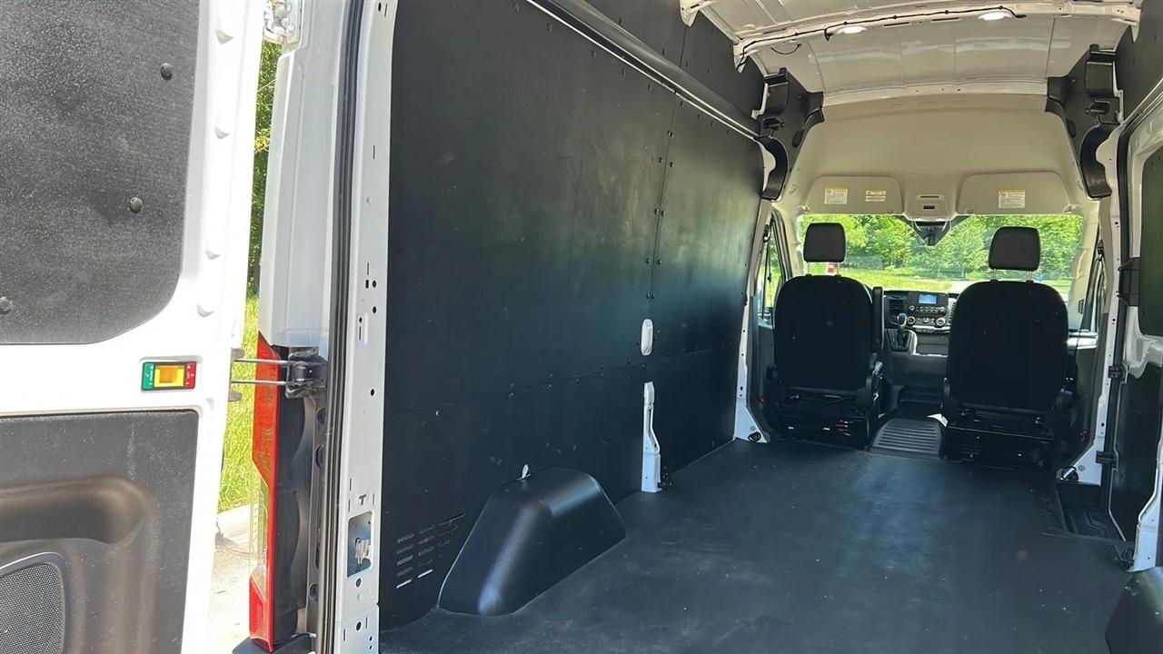 Ford Transit 250 Van High Roof w/Sliding Pass. 148-in. WB 2025