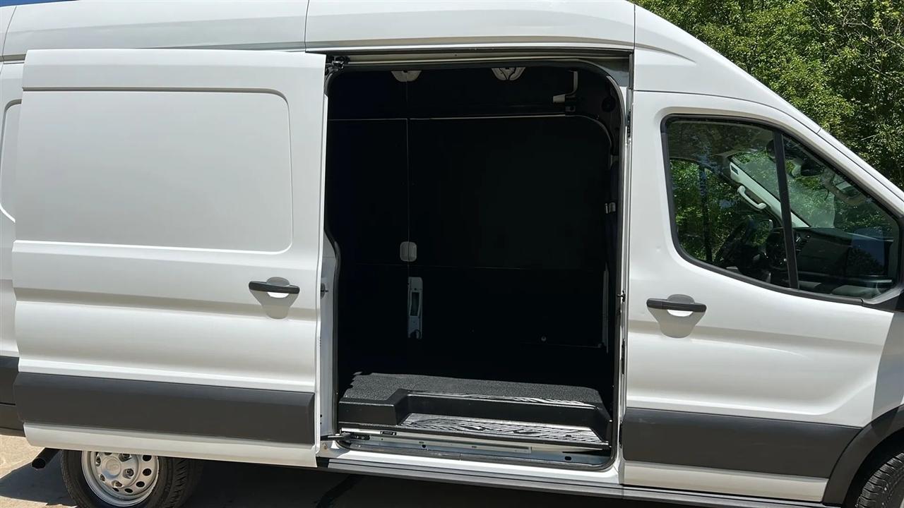 Ford Transit 250 Van High Roof w/Sliding Pass. 148-in. WB 2025