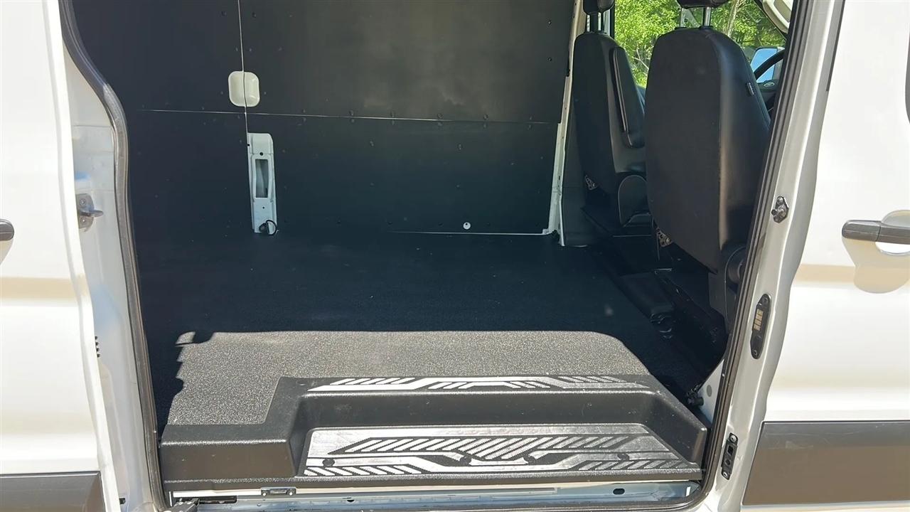 Ford Transit 250 Van High Roof w/Sliding Pass. 148-in. WB 2025
