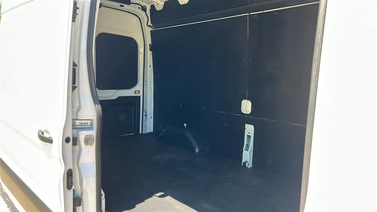 Ford Transit 250 Van High Roof w/Sliding Pass. 148-in. WB 2025