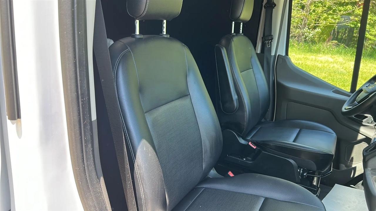 Ford Transit 250 Van High Roof w/Sliding Pass. 148-in. WB 2025