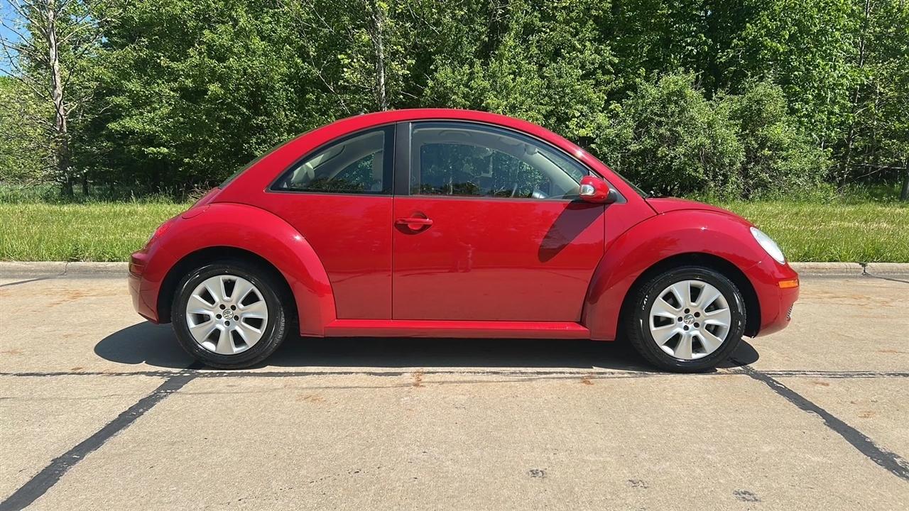 Volkswagen New Beetle S 2008