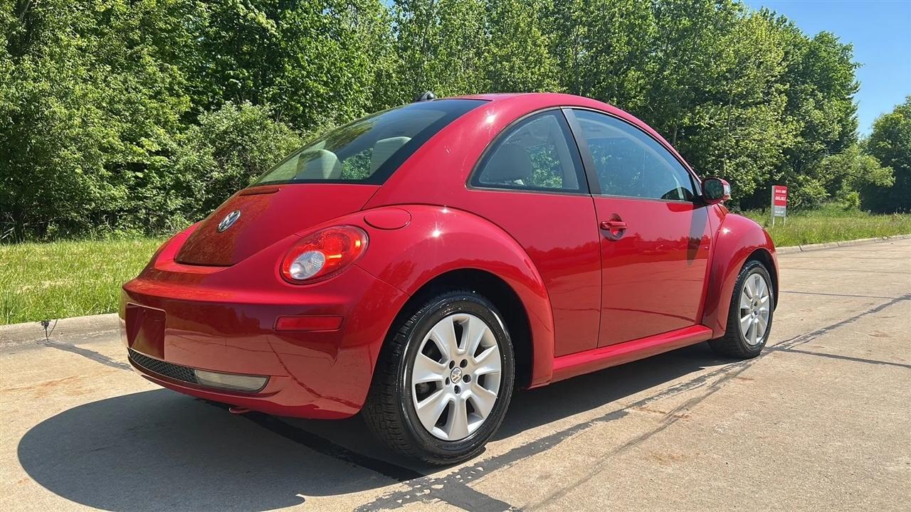 Volkswagen New Beetle S 2008