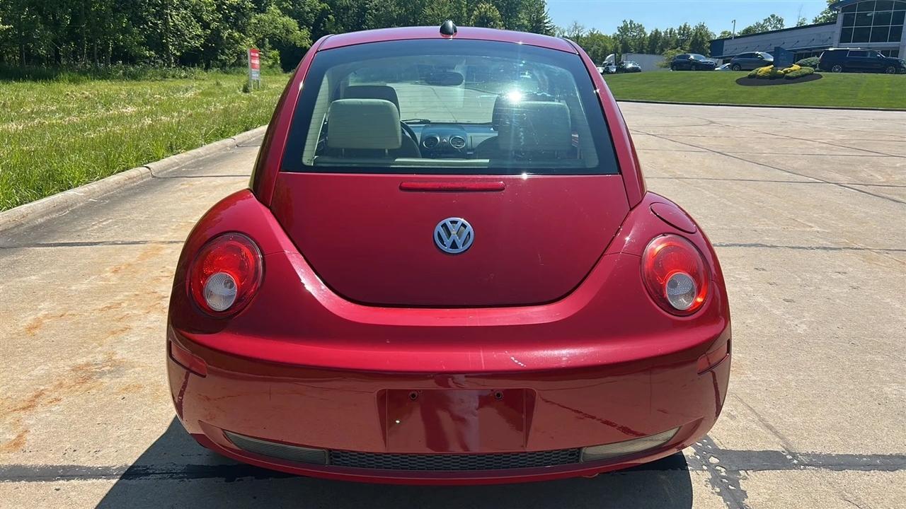 Volkswagen New Beetle S 2008