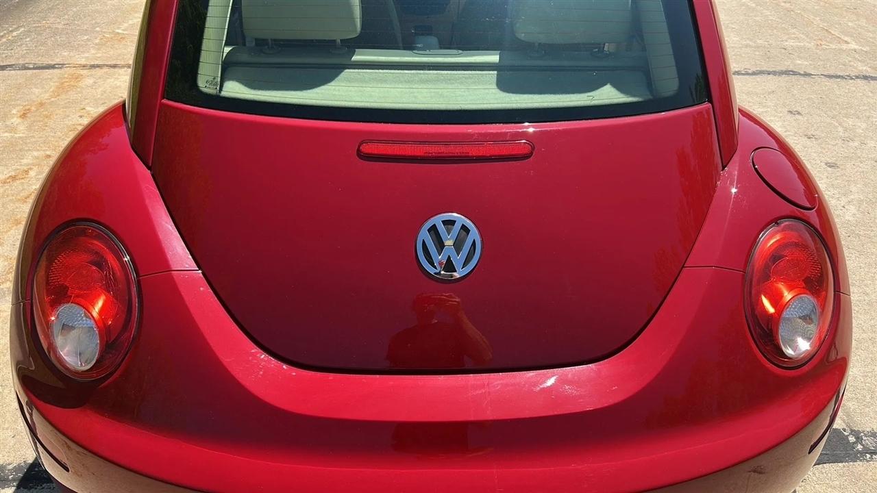 Volkswagen New Beetle S 2008
