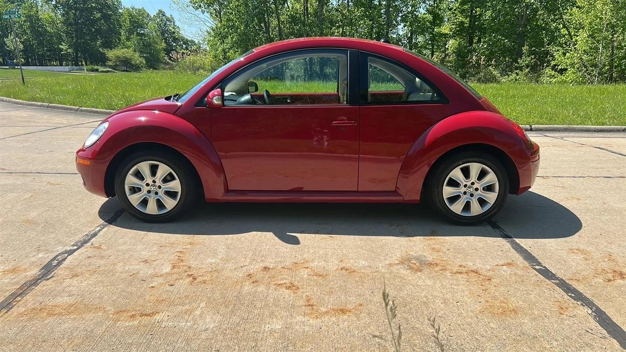Volkswagen New Beetle S 2008