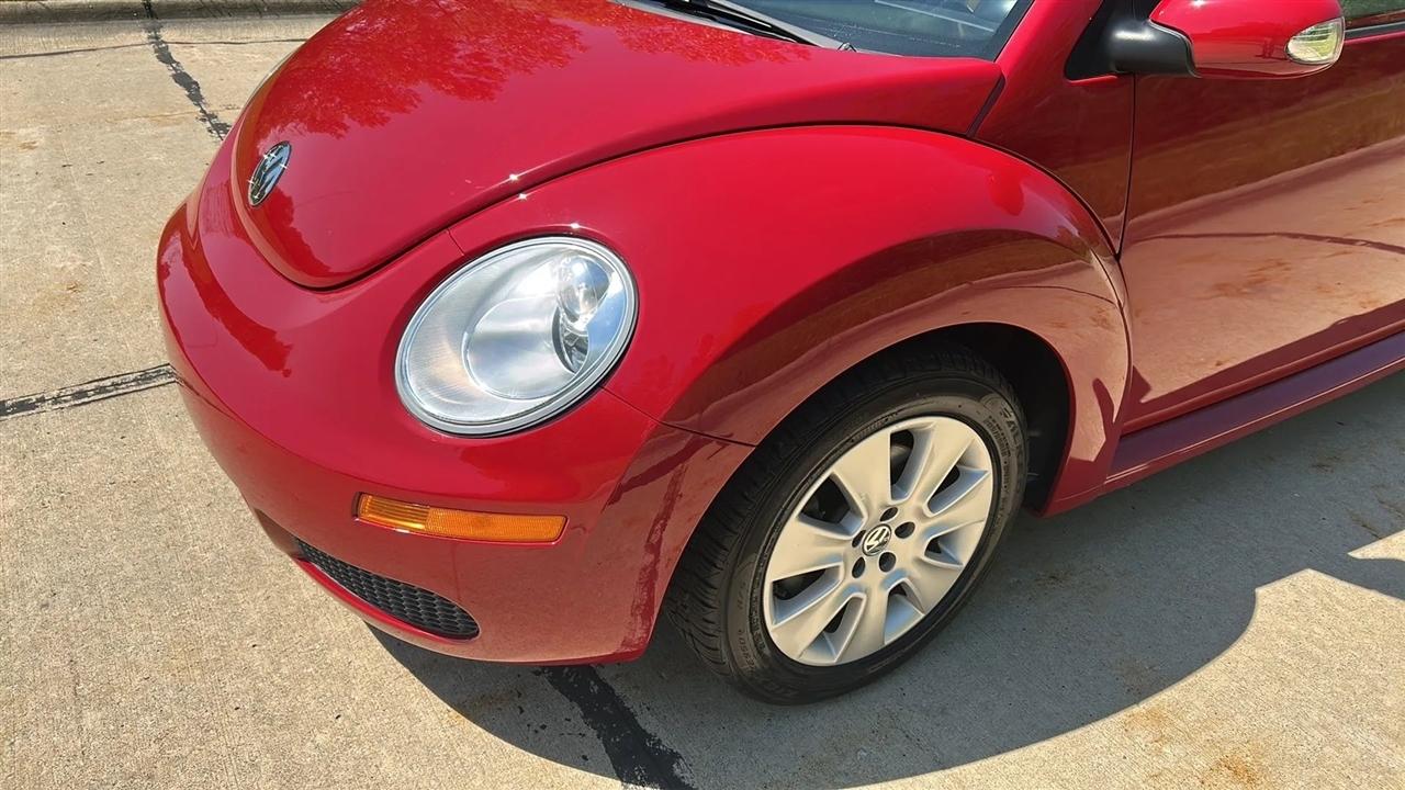 Volkswagen New Beetle S 2008
