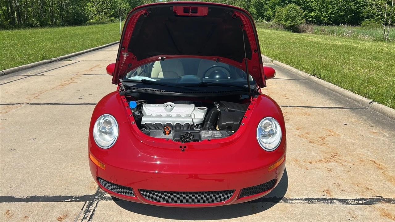 Volkswagen New Beetle S 2008