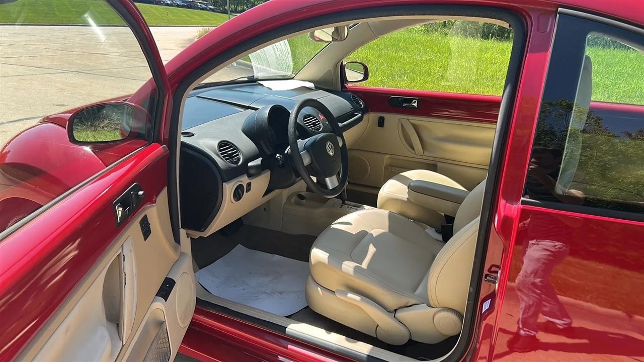 Volkswagen New Beetle S 2008