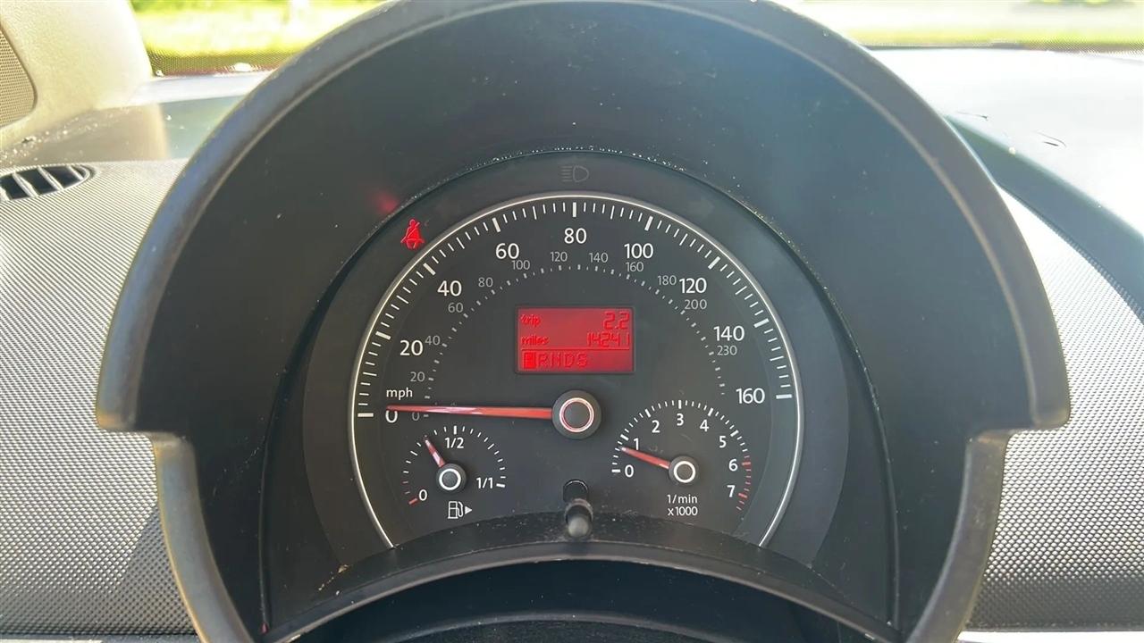 Volkswagen New Beetle S 2008