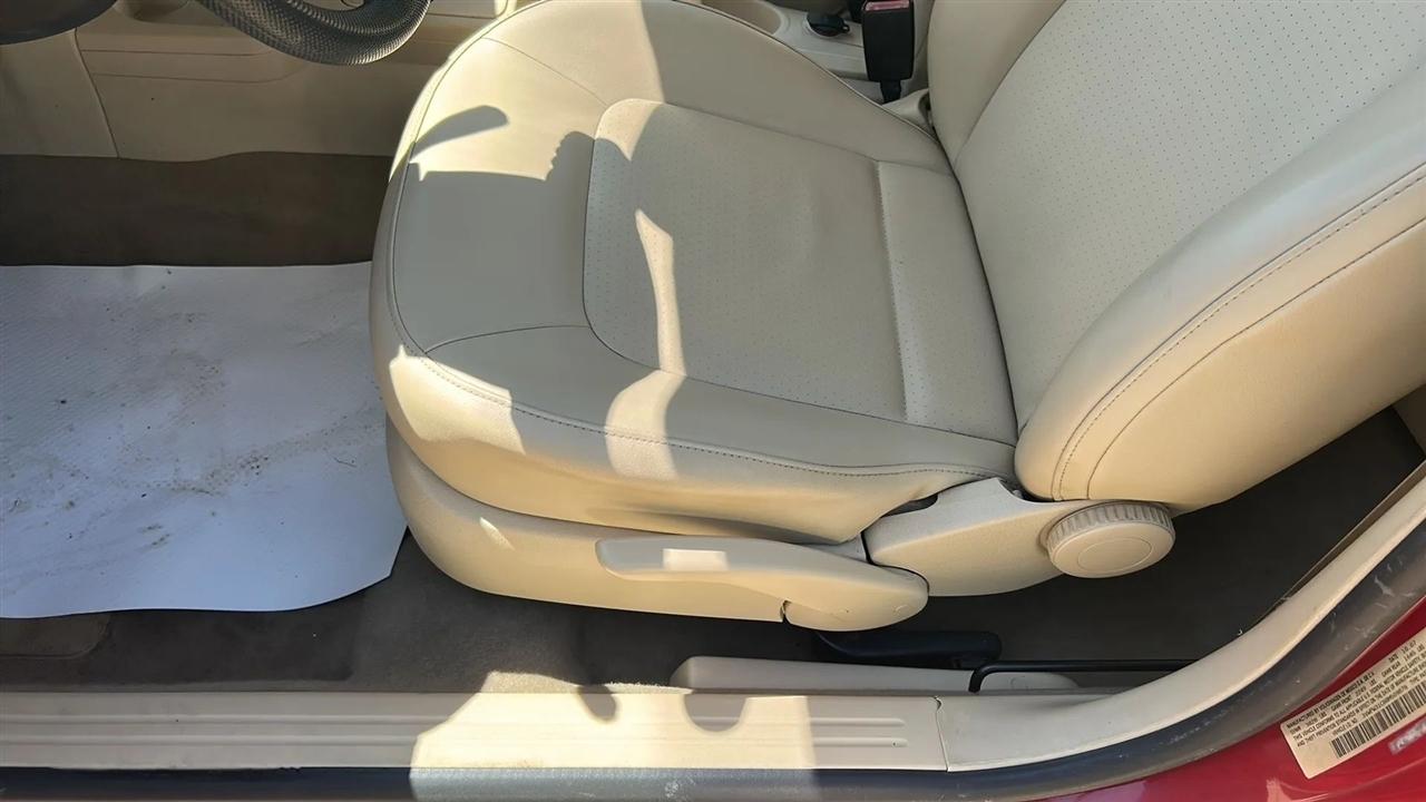 Volkswagen New Beetle S 2008