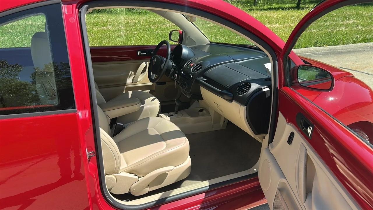 Volkswagen New Beetle S 2008