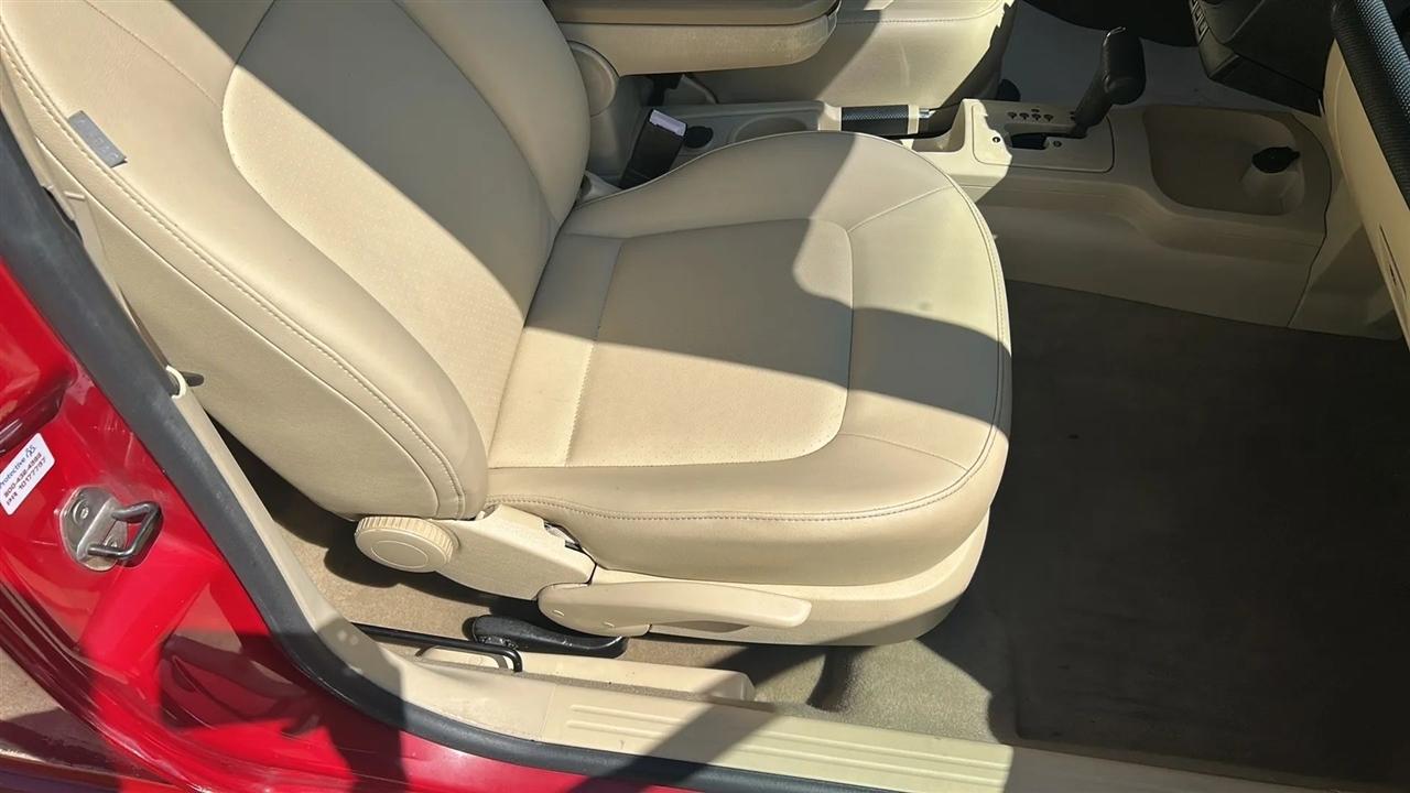Volkswagen New Beetle S 2008