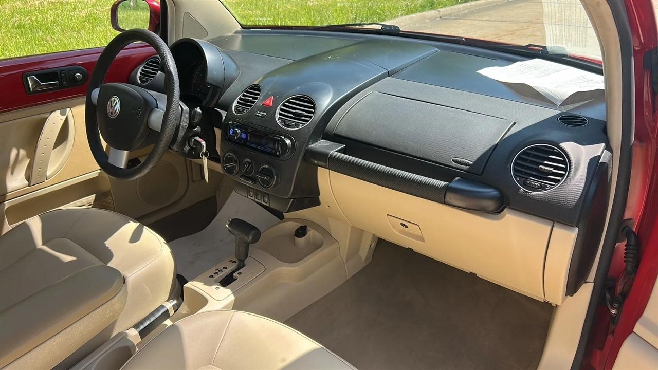 Volkswagen New Beetle S 2008