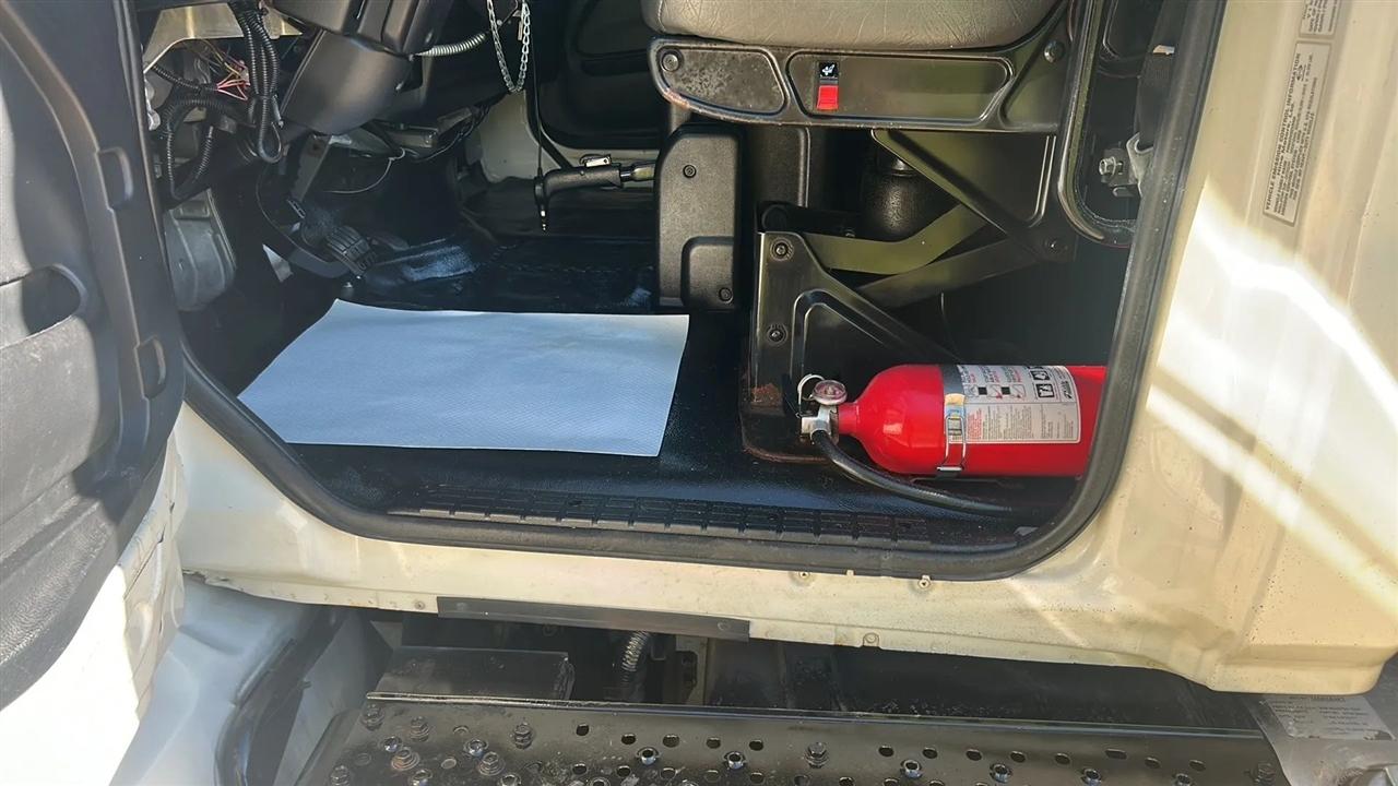 Hino Conventional Cab  2015